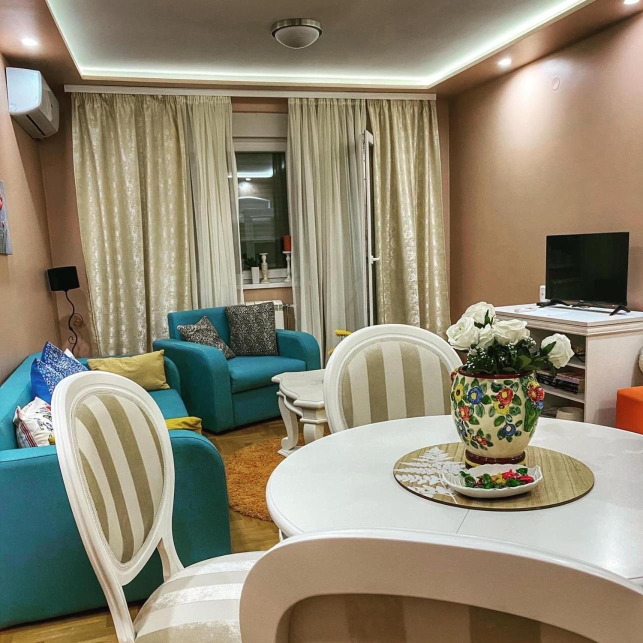Apartman Diana スレムスカ・ミトロヴィツァ エクステリア 写真